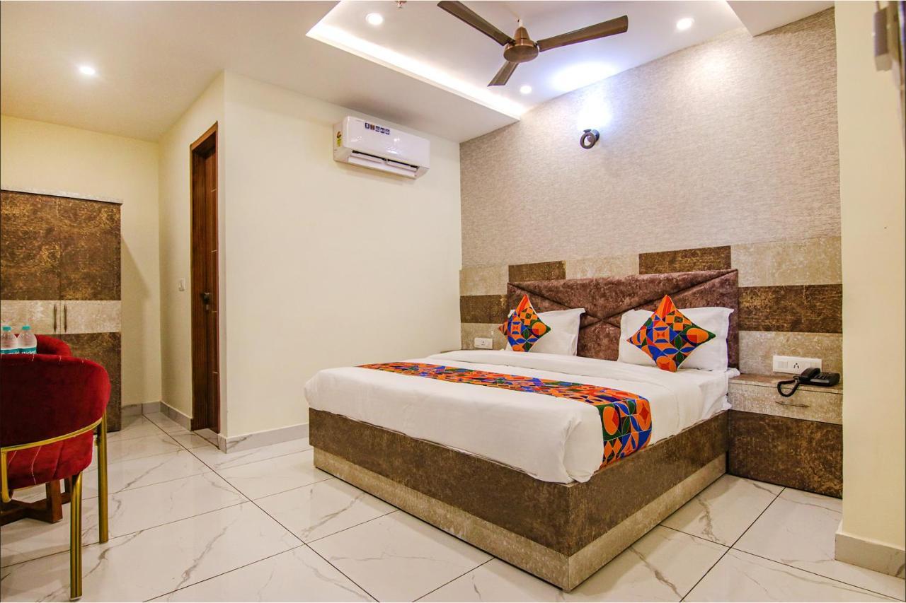 Fabhotel Meridian Inn Mohali Kültér fotó