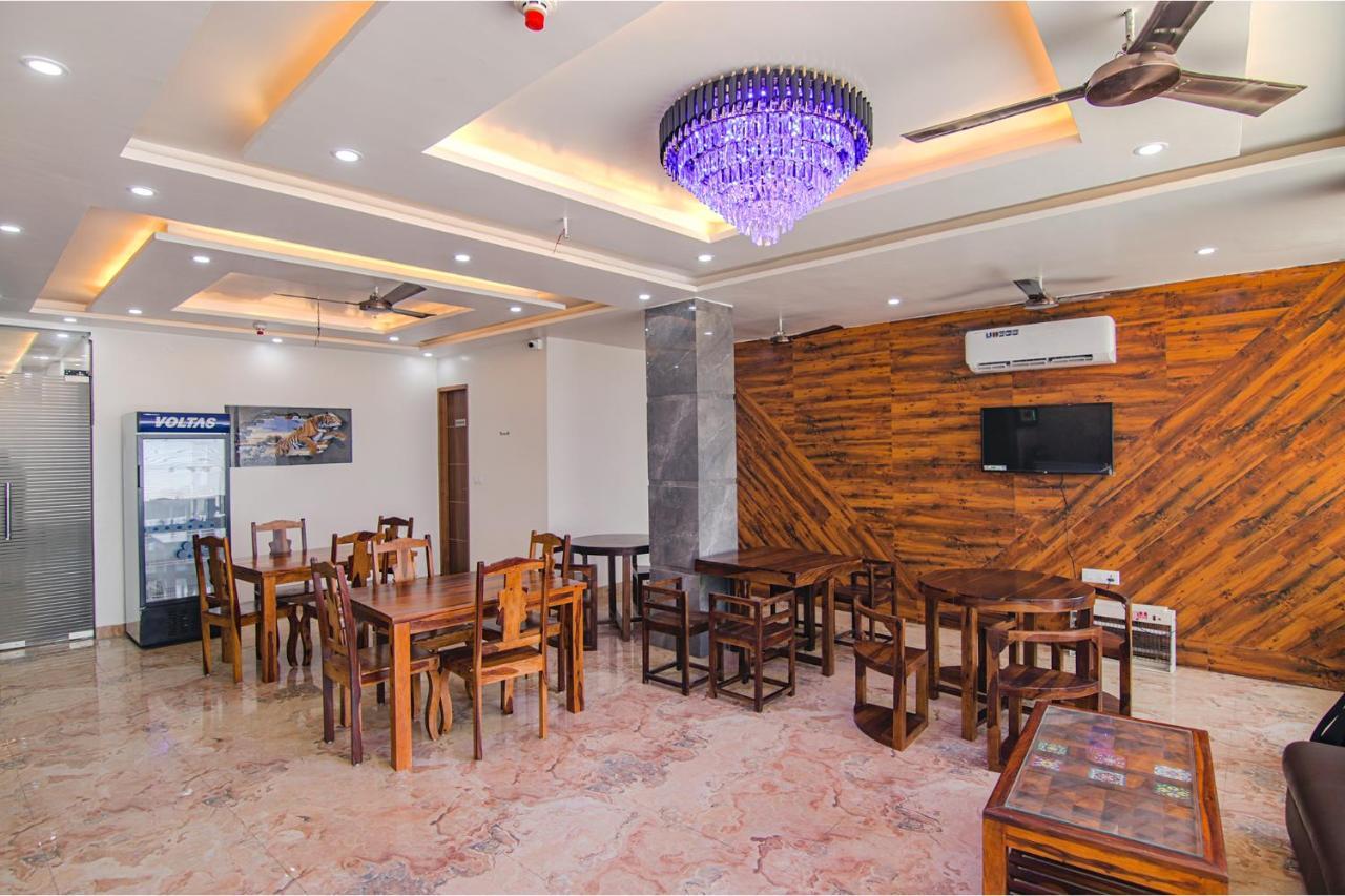 Fabhotel Meridian Inn Mohali Kültér fotó