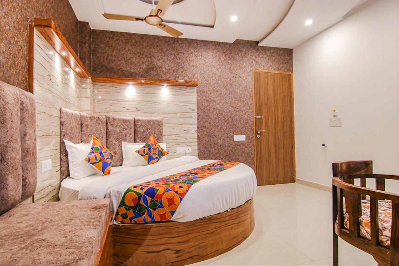Fabhotel Meridian Inn Mohali Kültér fotó