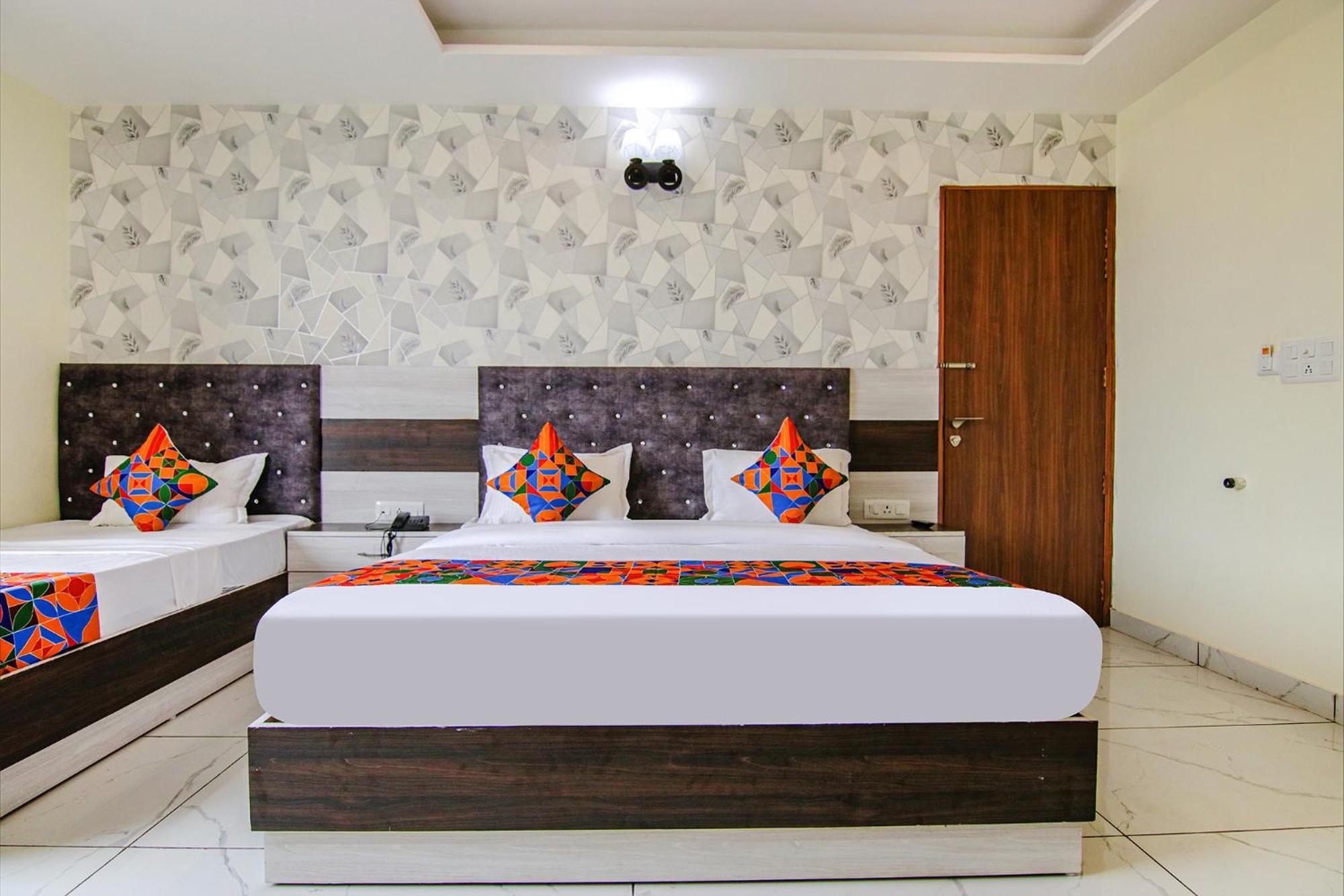 Fabhotel Meridian Inn Mohali Kültér fotó