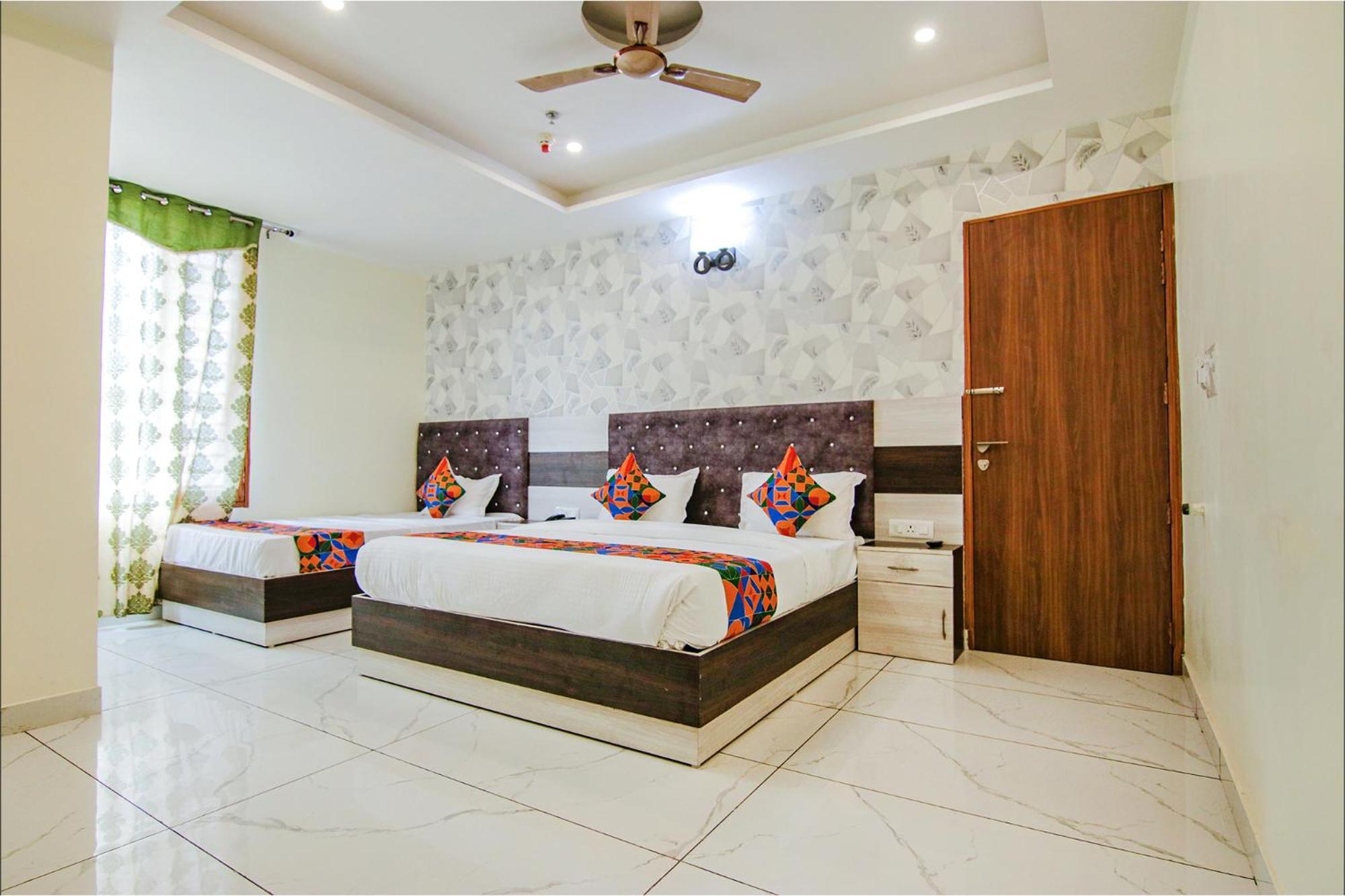 Fabhotel Meridian Inn Mohali Kültér fotó