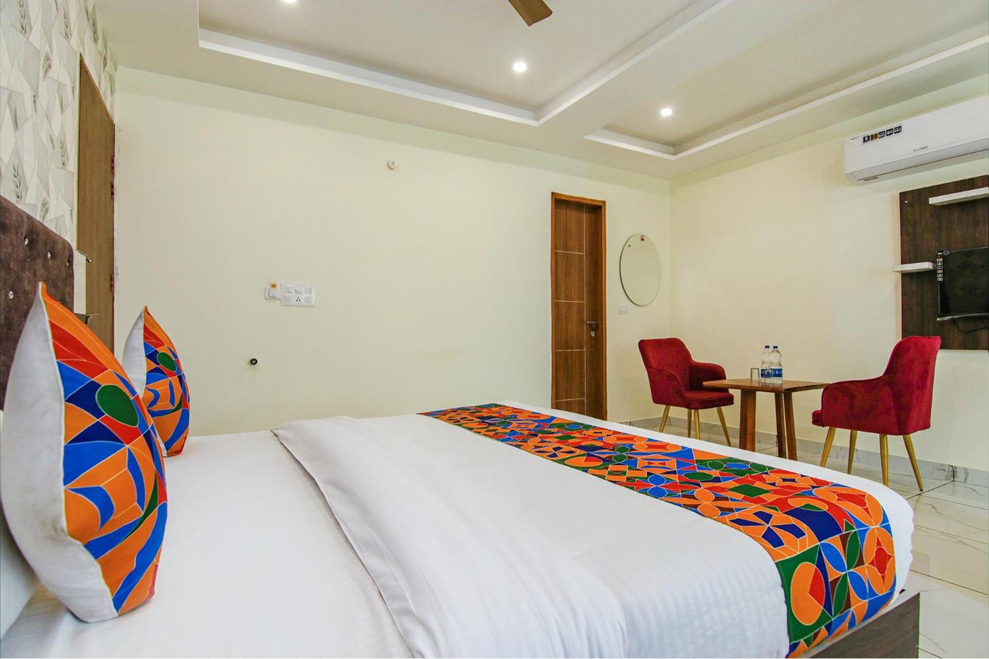 Fabhotel Meridian Inn Mohali Kültér fotó