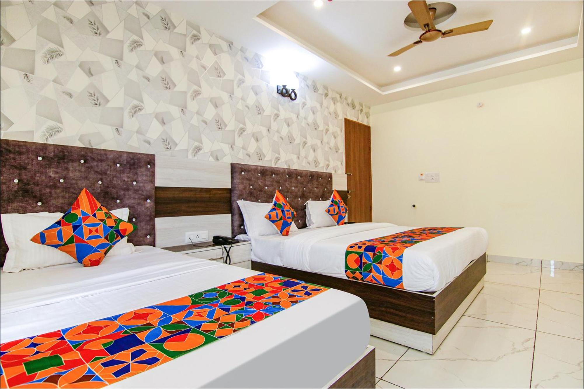 Fabhotel Meridian Inn Mohali Kültér fotó