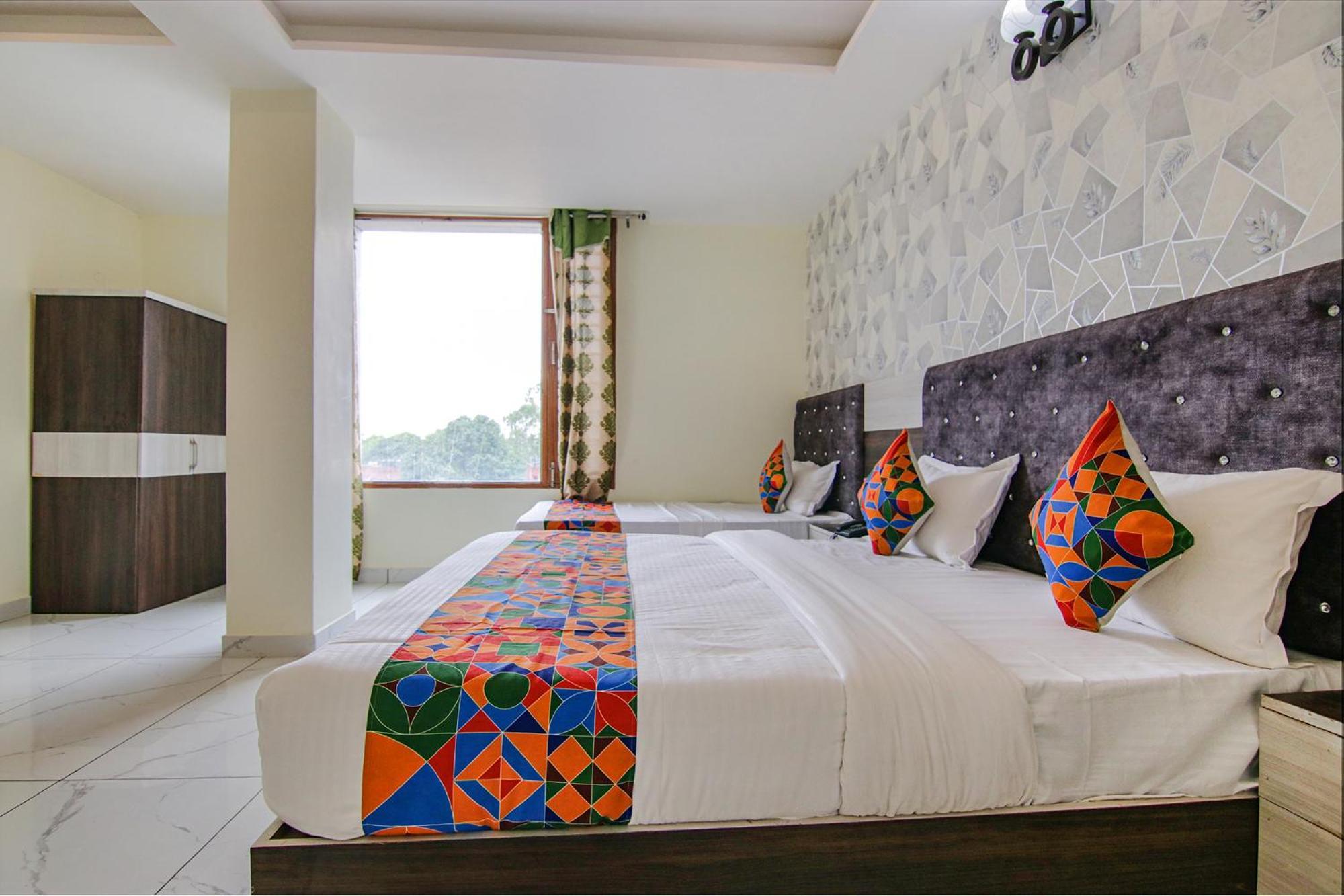 Fabhotel Meridian Inn Mohali Kültér fotó