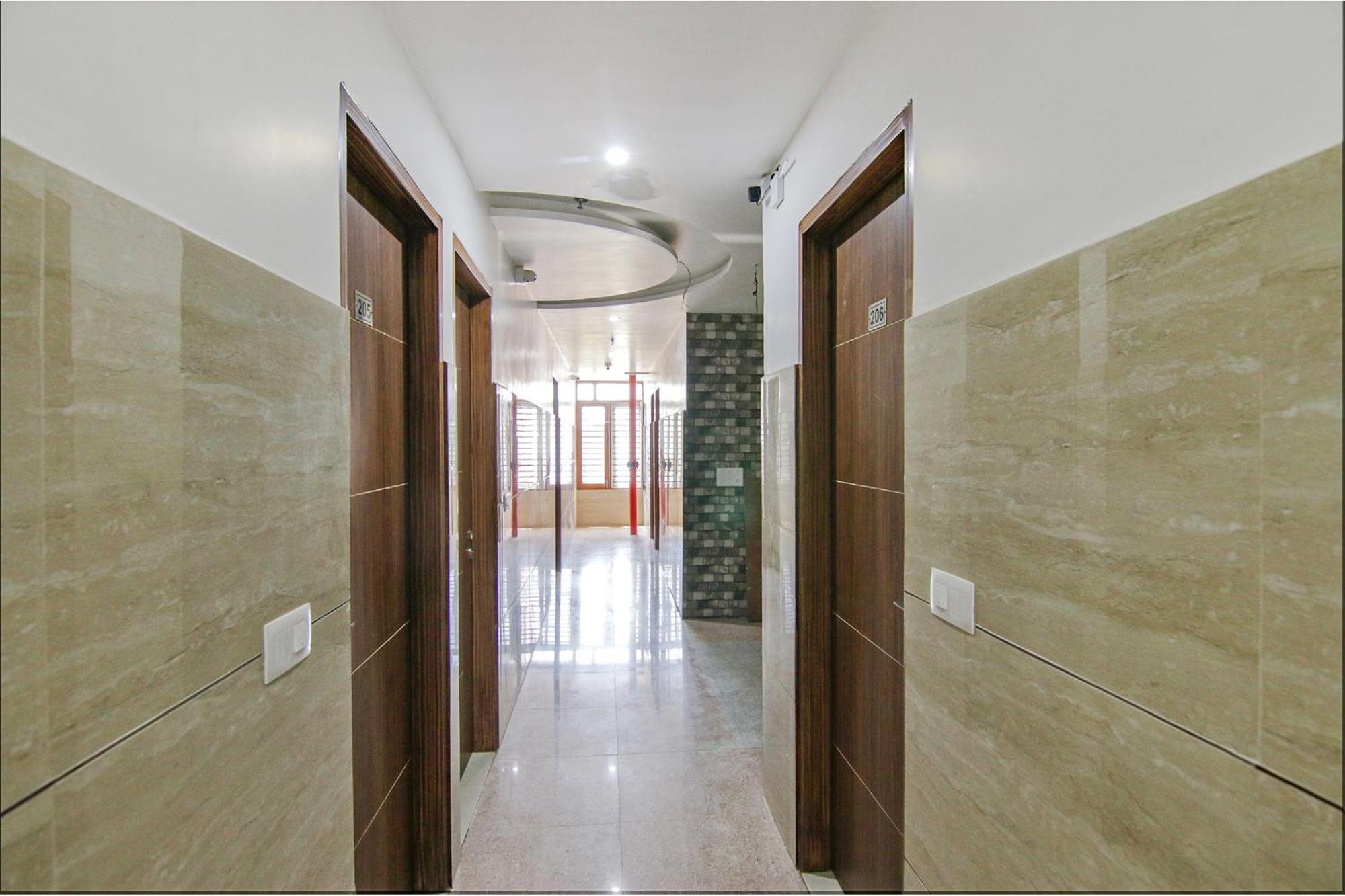 Fabhotel Meridian Inn Mohali Kültér fotó